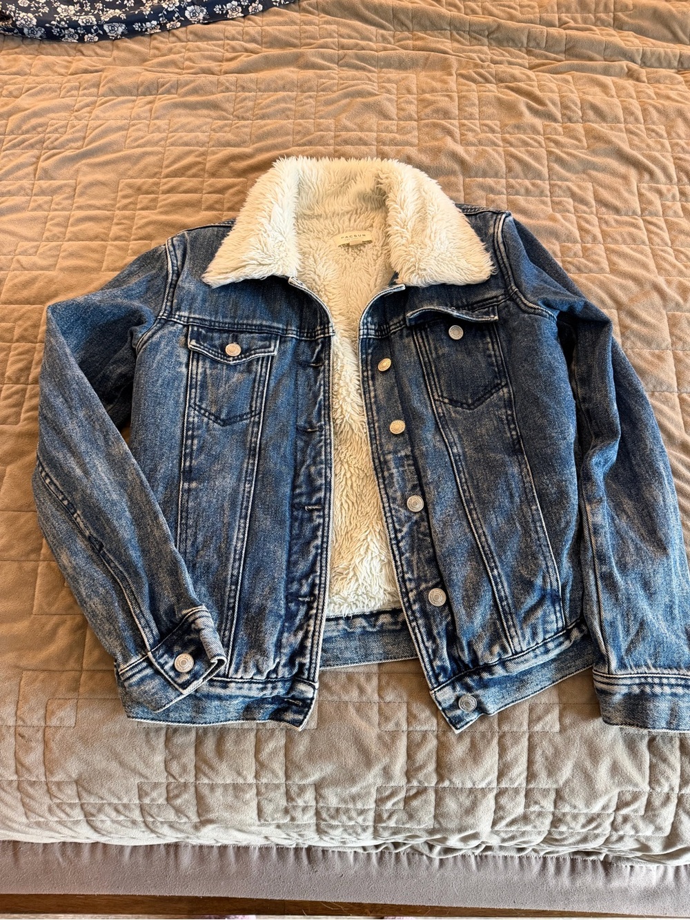 PacSun Dark Blue Denim Jacket with Cream Sherpa Collar